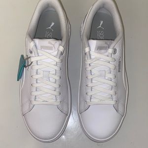 WHITE PUMA SNEAKERS SIZE 8